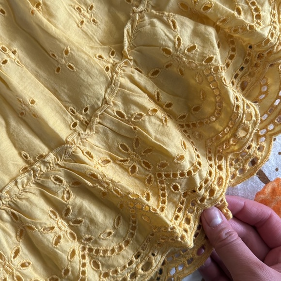 American Eagle eyelet mini skirt - Picture 3 of 4